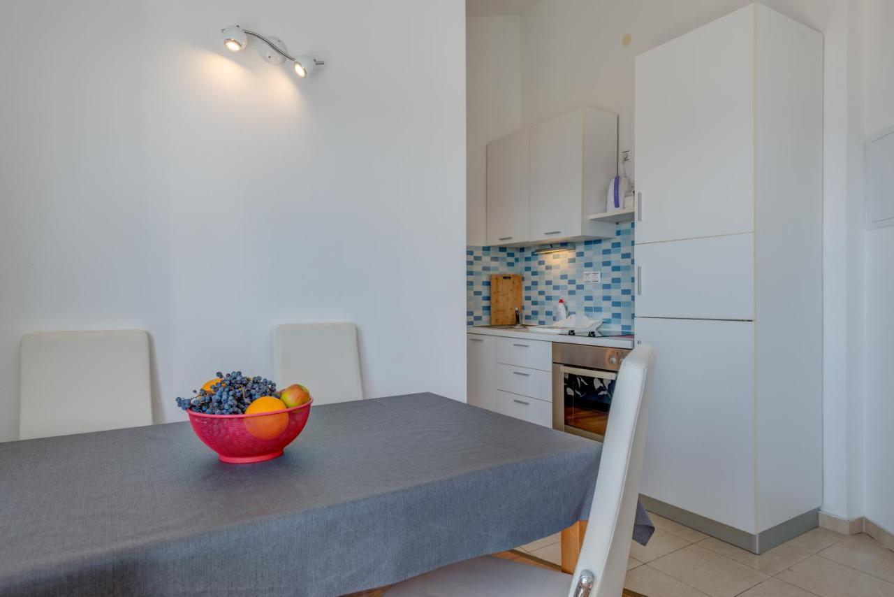 Pikolo Apartments Omis Tice Exterior foto
