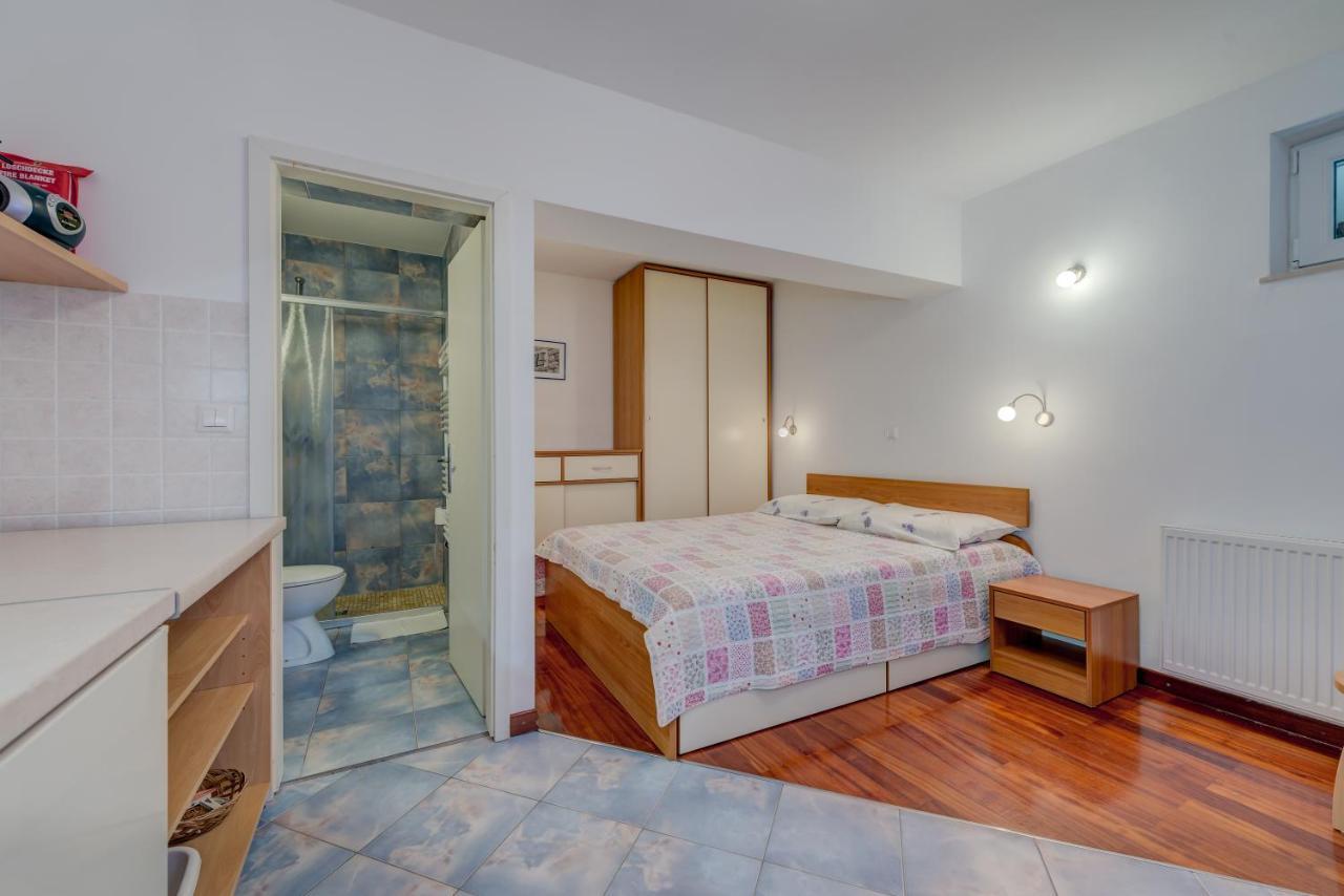 Pikolo Apartments Omis Tice Exterior foto